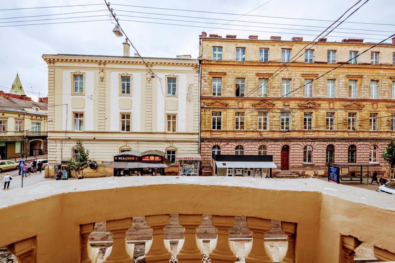 Family Apartments In Lviv Center With Balcony Zewnętrze zdjęcie