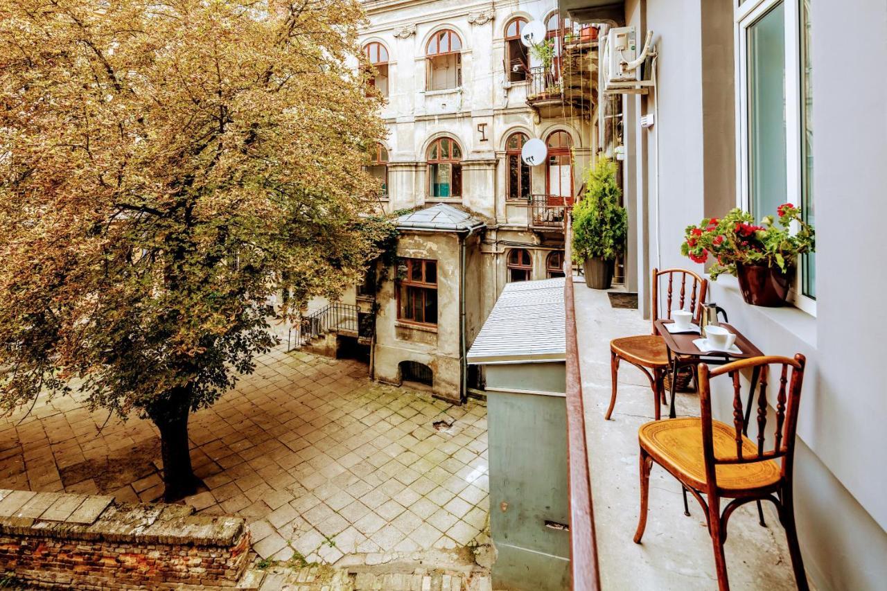 Family Apartments In Lviv Center With Balcony Zewnętrze zdjęcie